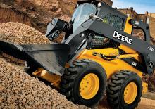 Csúszókormányzású rakodók John Deere Construction 328E