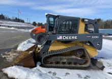 Csúszókormányzású rakodók John Deere Construction 329D