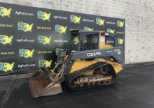 Csúszókormányzású rakodók John Deere Construction 329E