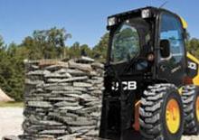 Csúszókormányzású rakodók JCB 330