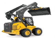 Csúszókormányzású rakodók John Deere Construction 330G