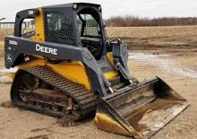 Csúszókormányzású rakodók John Deere Construction 333D