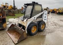 Csúszókormányzású rakodók Bobcat 743