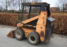 Csúszókormányzású rakodók Mustang 910