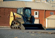 Csúszókormányzású rakodók New Holland C327 