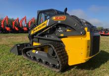 Csúszókormányzású rakodók New Holland C332 
