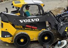 Csúszókormányzású rakodók Volvo MC135D
