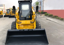 Csúszókormányzású rakodók PowerPlus PSL1200S-III