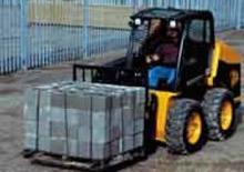 Csúszókormányzású rakodók JCB Robot 180 HFT