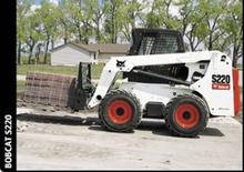 Csúszókormányzású rakodók Bobcat S 220 ACS