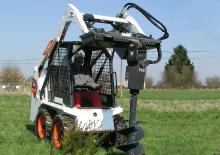 Csúszókormányzású rakodók Bobcat S100