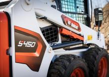 Csúszókormányzású rakodók Bobcat S450