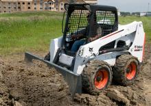 Csúszókormányzású rakodók Bobcat S630