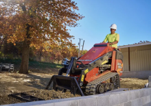 Csúszókormányzású rakodók Ditch Witch SK1000
