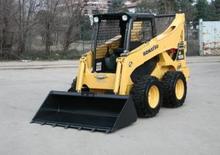 Csúszókormányzású rakodók Komatsu SK1026-5 turbo