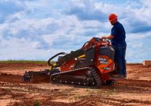 Csúszókormányzású rakodók Ditch Witch SK1750