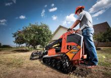 Csúszókormányzású rakodók Ditch Witch SK800