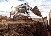 Csúszókormányzású rakodók Bobcat T 590