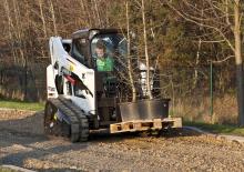 Csúszókormányzású rakodók Bobcat T590