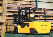 Elektromos targoncák Hyundai 40 B 7 ac
