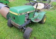 Fűnyíró és kertitraktorok John Deere 112L