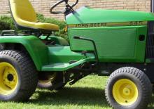 Fűnyíró és kertitraktorok John Deere 445