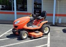 Fűnyíró és kertitraktorok Kubota GX85