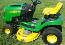 Fűnyíró és kertitraktorok John Deere L100