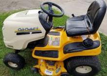 Fűnyíró és kertitraktorok Cub Cadet LT1046