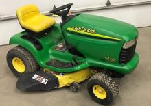 Fűnyíró és kertitraktorok John Deere LT150