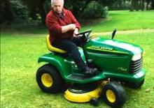 Fűnyíró és kertitraktorok John Deere LT166