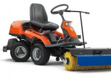 Fűnyíró és kertitraktorok Husqvarna R 320X AWD