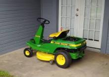 Fűnyíró és kertitraktorok John Deere RX75