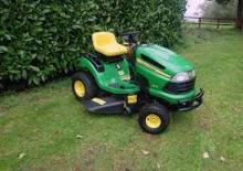 Fűnyíró és kertitraktorok John Deere X110