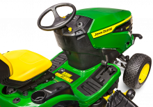 Fűnyíró és kertitraktorok John Deere X167