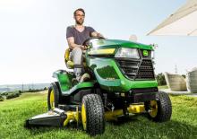 Fűnyíró és kertitraktorok John Deere X380