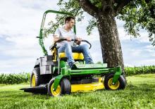 Fűnyíró és kertitraktorok John Deere Z515E