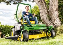 Fűnyíró és kertitraktorok John Deere Z530M