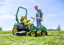 Fűnyíró és kertitraktorok John Deere Z545R