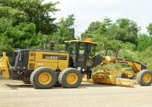 Gréderek Komatsu GD655-7