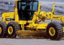 Gréderek Komatsu GD825A-2
