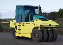Gumihengerek Ammann AP 240 H