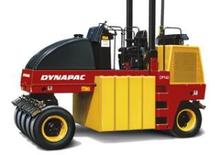 Gumihengerek Dynapac CP 142