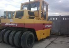 Gumihengerek Dynapac CP 30