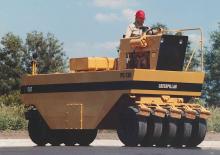 Gumihengerek Caterpillar PS110