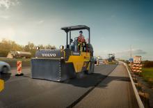 Gumihengerek Volvo PT125C 