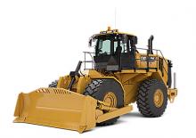 Gumikerekes dózerek Caterpillar 824K