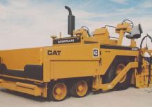 Gumikerekes finiserek Caterpillar AP1200