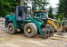 Gumikerekes homlokrakodók Furukawa 320 E