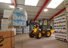 Gumikerekes homlokrakodók JCB 403